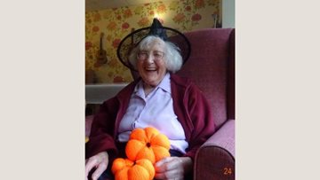 Honiton care home Residents get knitting for Halloween
